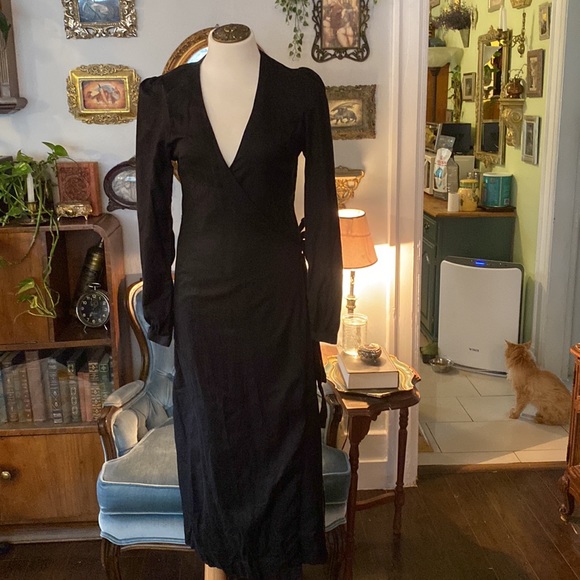 Wrap dress - Picture 1 of 10